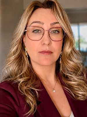 Dra. Cláudia Marques